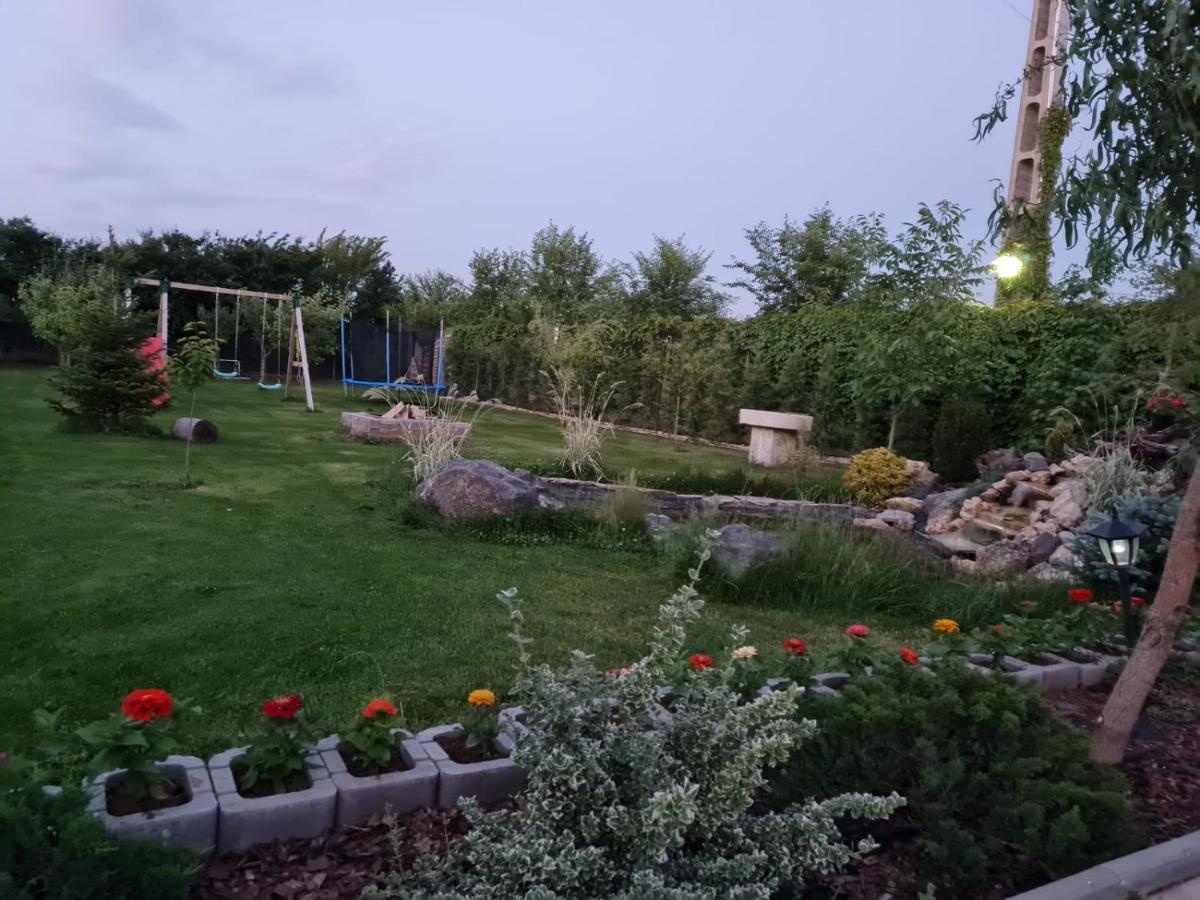 Casa Elis Piscina, Jacuzzy , Sauna, Ciubar Merei Zewnętrze zdjęcie
