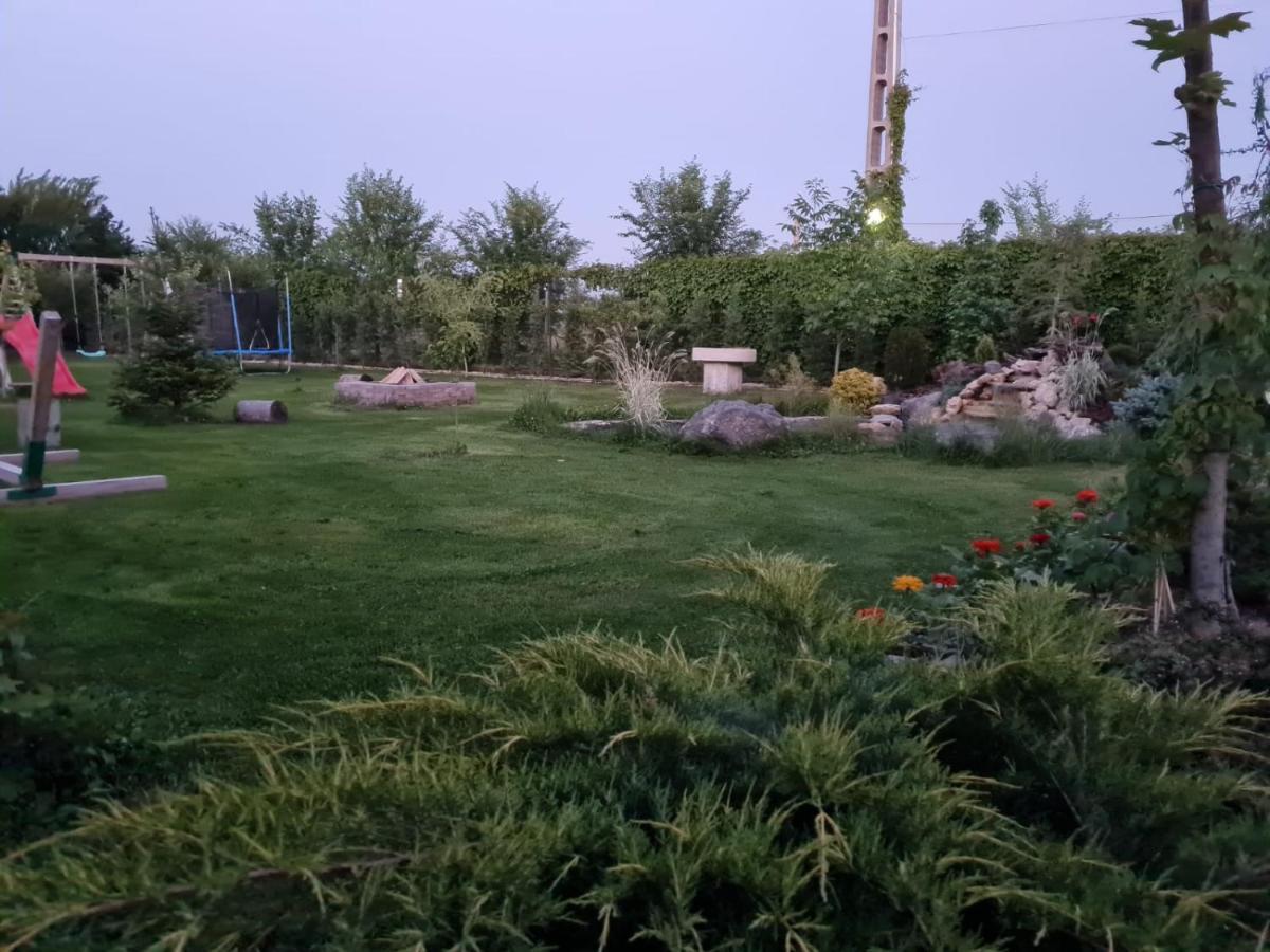 Casa Elis Piscina, Jacuzzy , Sauna, Ciubar Merei Zewnętrze zdjęcie